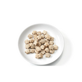 Defu Bio Hundesnack Huhn und Dinkel auf teller