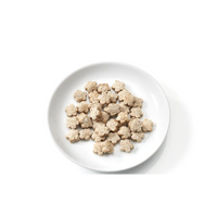 Defu Bio Hundesnack Huhn und Dinkel auf teller