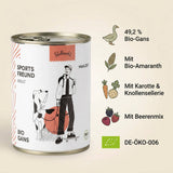 Poodlewohl Bio Nassfutter Gans Adult Featurebild mit 49,2 Prozent Bio-Gans, Bio-Amaranth, Karotte, Knollensellerie und Beerenmix