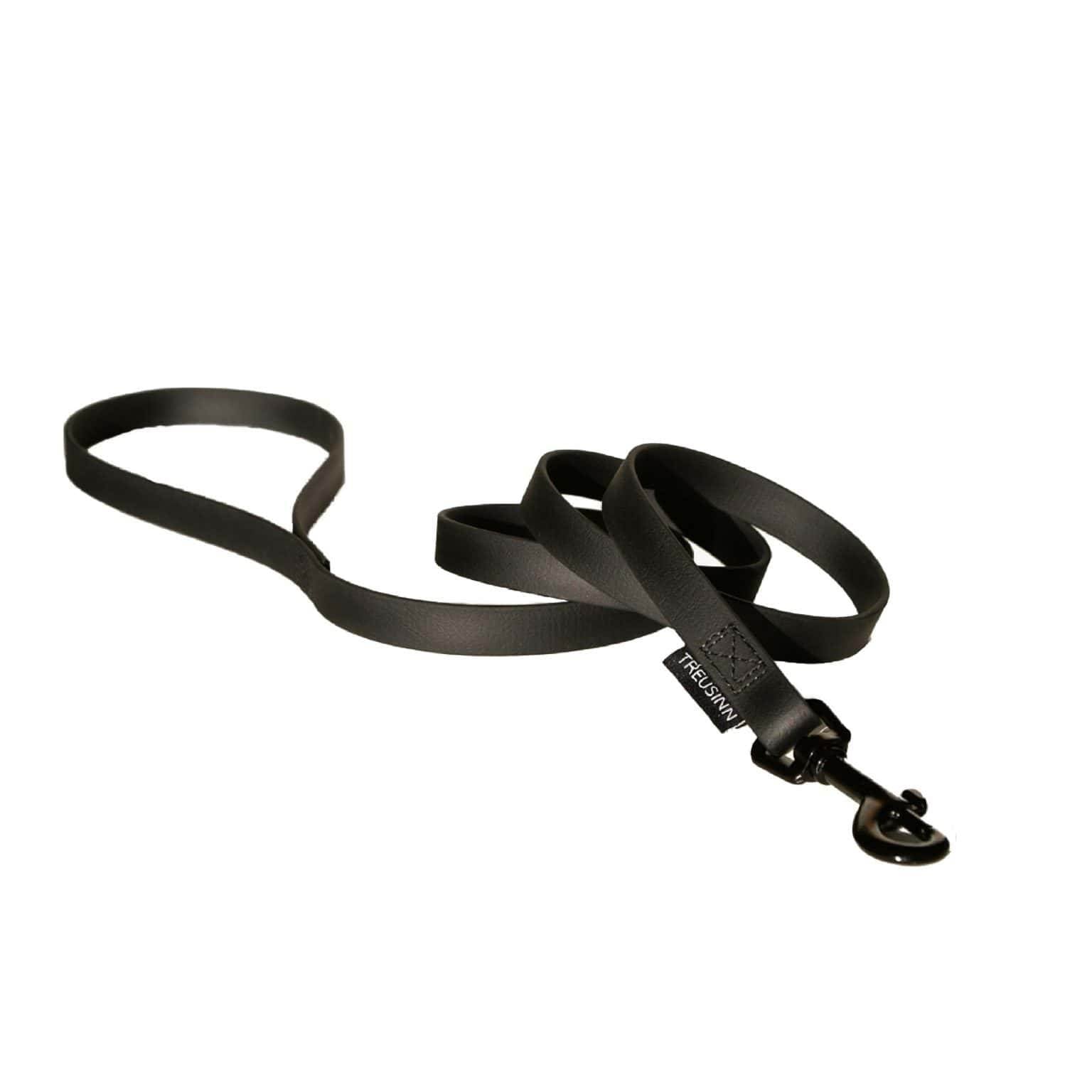Hundeleine "Treusinn Biothane Stay" in Schwarz – robust, wasserfest und pflegeleicht, ideal für alle Hundespaziergänge.