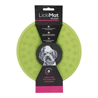 Grüne Licki Mat mit starkem Saugnapf – rutschfeste Gummischale aus Naturkautschuk, ideal zum Befüllen mit Leckerlis, für entspannte Fellpflege oder stressfreie Badezeiten bei Hund und Katze.