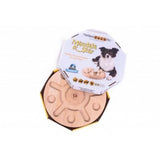 Das My Intelligent Dogs® MANDALA & STERN Intelligenzspielzeug für Hunde, geöffnet, zeigt das Holzspielzeug im Inneren der Verpackung. Das Spiel besteht aus verschiedenen Spielsteinen und bietet eine Herausforderung für die geistige Auslastung von Hunden.