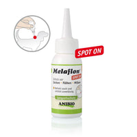 Melaflon Spot On für Hunde, Schutz vor Zecken, Flöhen und Milben, Anwendungshinweis auf der Verpackung mit einer Abbildung der Anwendung am Hund.